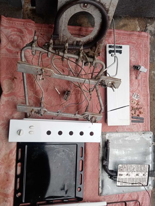 Продам плиту газовую INDESIT