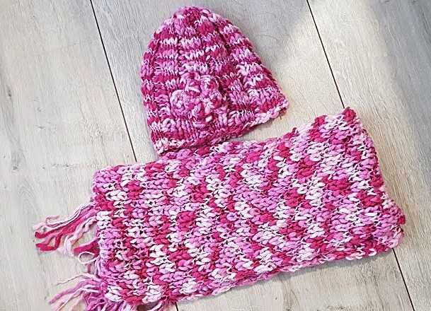 Zimowy rózowy komplet gruby splot