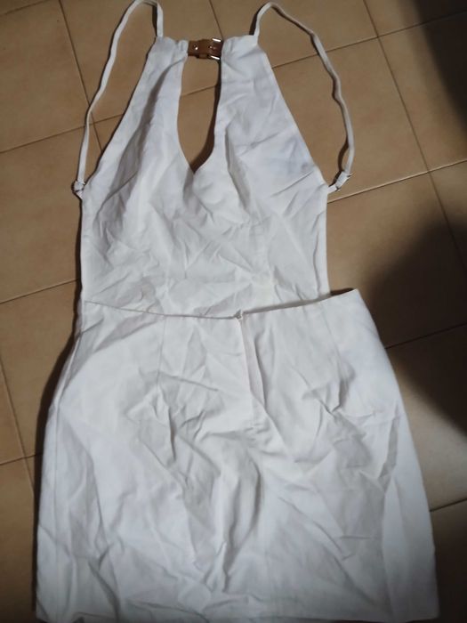 Vestido branco de alças (não tem etiqueta de tamanho mas deve vestir S)