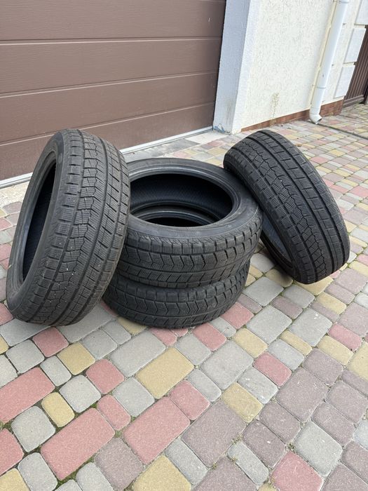 Зимние шины 215 55 R17