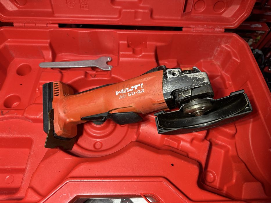 Безщіткова аккумуляторна болгарка Hilti AG 5D 22 Nuron в кейсі