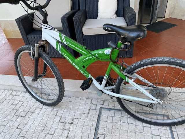 Bicicleta usada para adulto