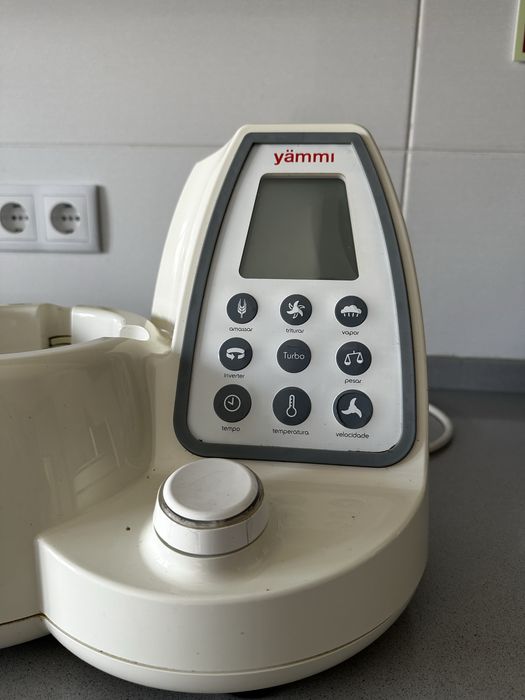 Vendo Robot de cozinha Yammi (como nova)