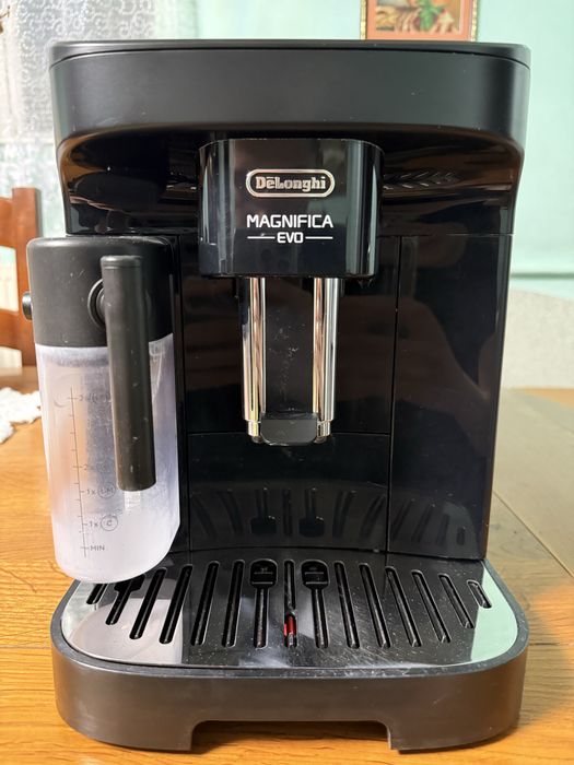 Кавомашина DeLonghi Magnifica Evo