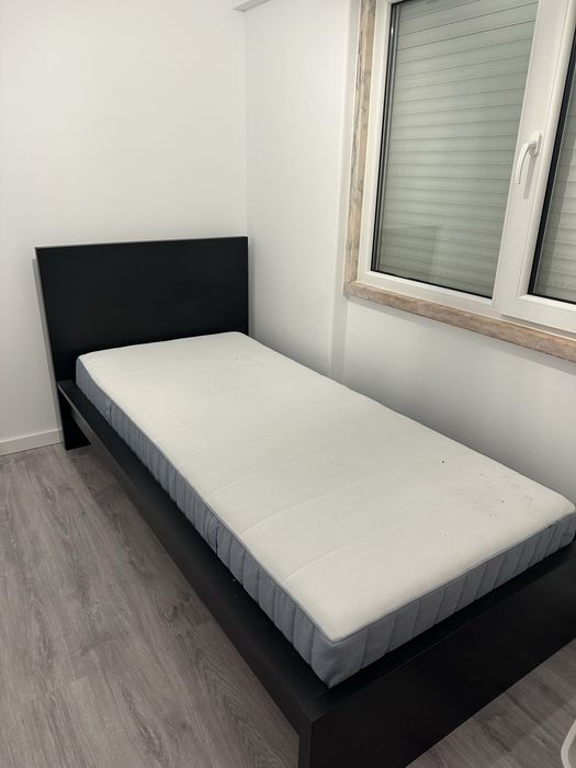 Cama solteiro com estrado e colchão
