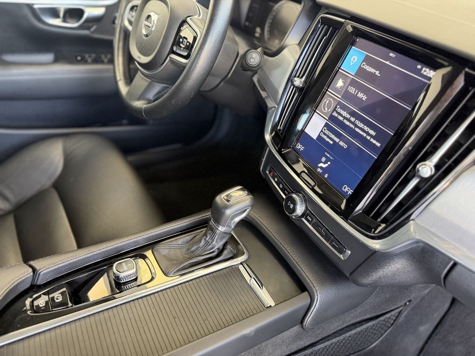 Продам Volvo v90