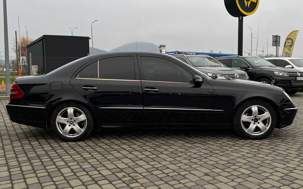 Mercedes-Benz E 220 2003