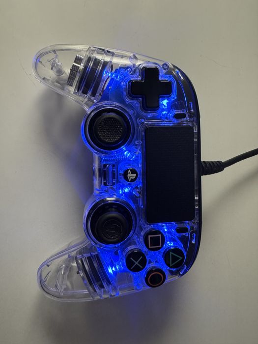 Kontroler do playstation4 (ps4) nacon przezroczysty