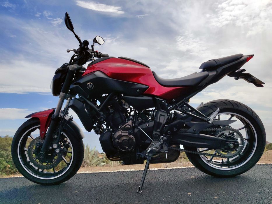 MT07 55kw/75cv ABS, vermelho/cherry red