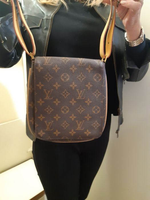 Torebka brązowa. LV.