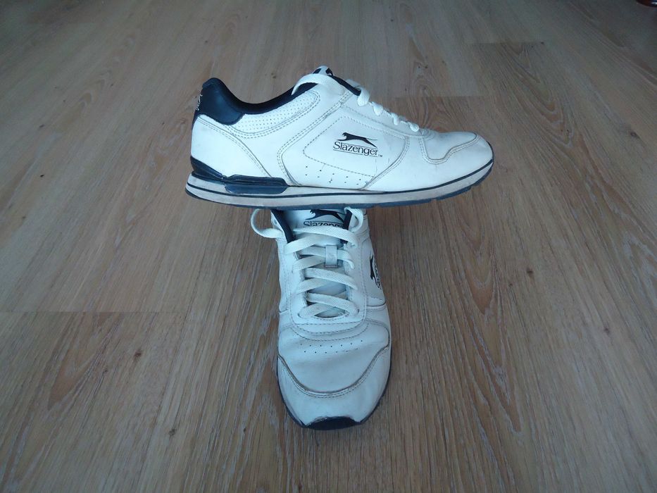 Мужские фирменные кожаные кроссовки, р. 41, по стельке 26,5 см, дёшево