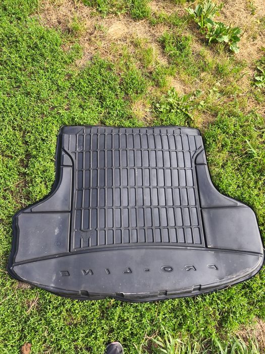 Mata gumowa Volvo V40 kombi