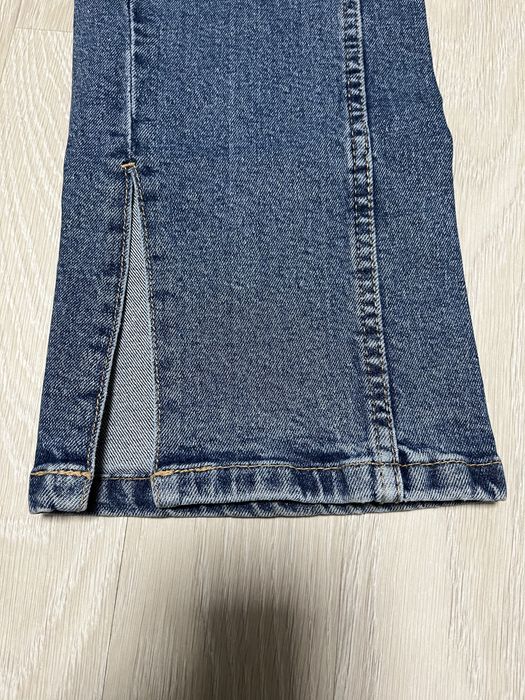 Джинси Bershka з розрізами, розмір М 38