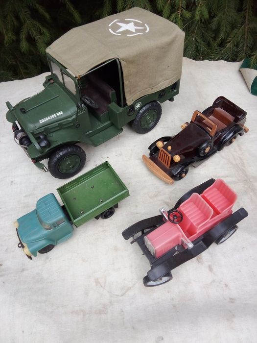 Детская игрушка  ЗИЛ - 130 ССР.