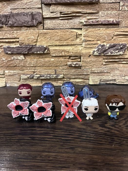 Фігурки kinder joy stranger things
