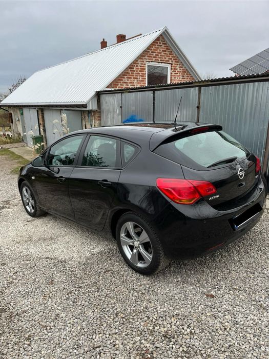 Opel Astra J 1.7CDTI 2010