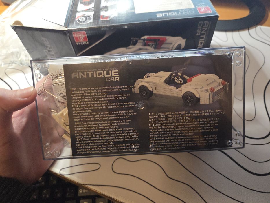 Вінтажна класична та спортивна модель автомобіля 302 деталі