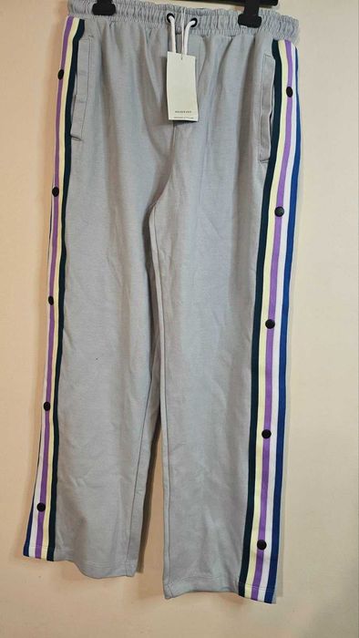 Nowe dresy Reserved 152 lampasy retro vibe