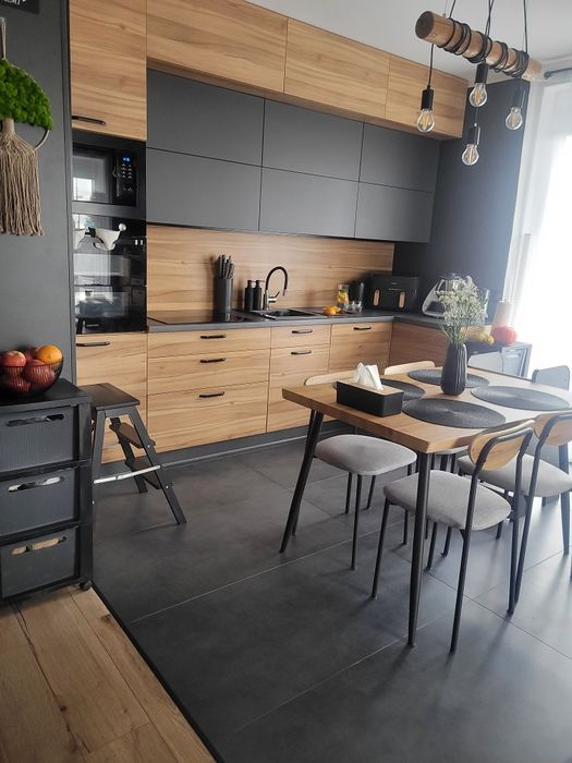 Przestronne mieszkanie z ogrodem i dwoma miejscami parkingowymi