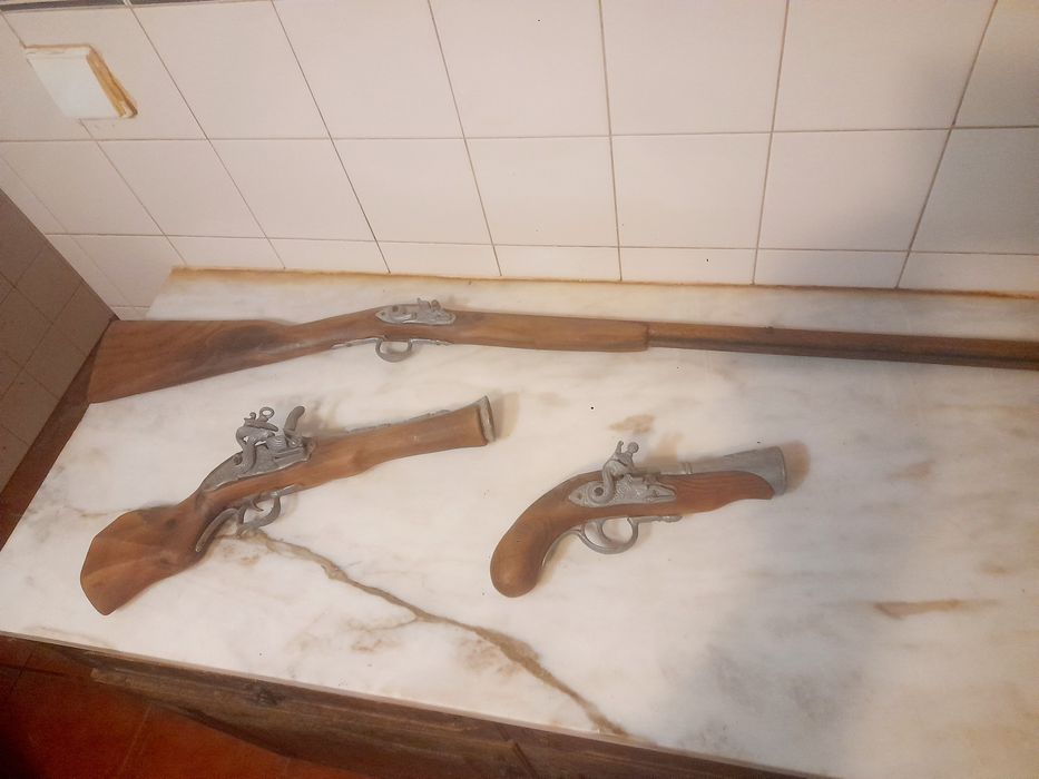 Conjunto de 3 Armas Réplicas Decorativas