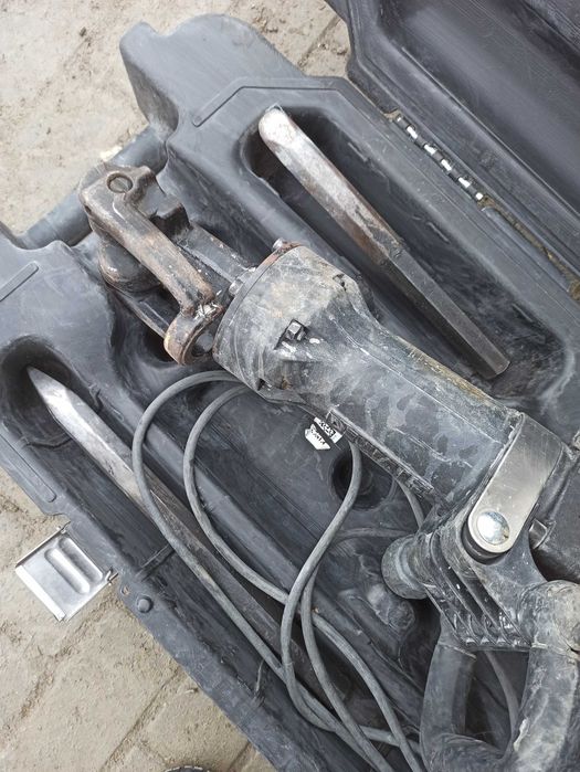 Młot wyburzeniowy DeWaltD25960