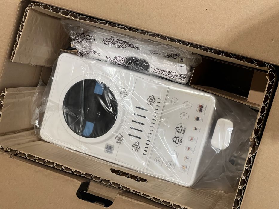Máquina de café DeLonghi Rivelia Start