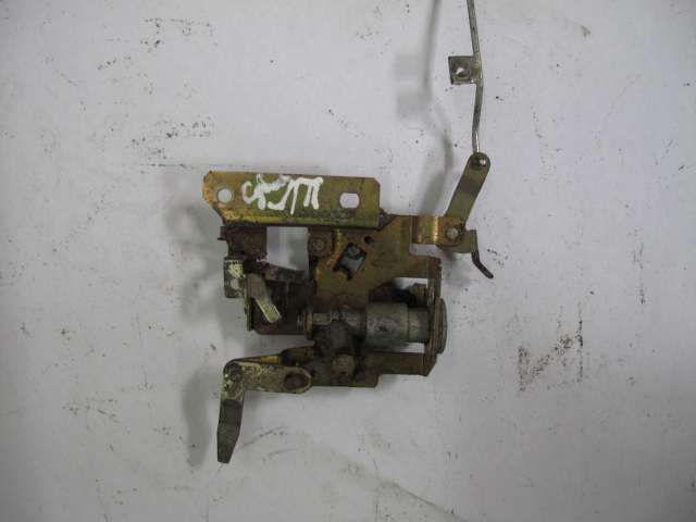 Замки, ручки та механізми Фольтсваген Volkswagen T4