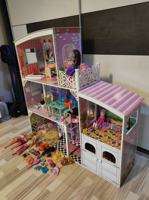 OGROMNY domek dla lalek Barbie + 11 lalek + akcesoria