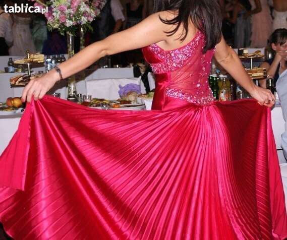 Niesamowita sukienka