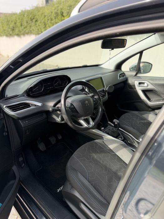 Peugeot 2008 1.2 PureTech Style | 2018 | Gasolina