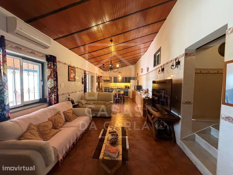 Propriedade T3 com Anexo T1+1 completamente renovada e jardim com 1...