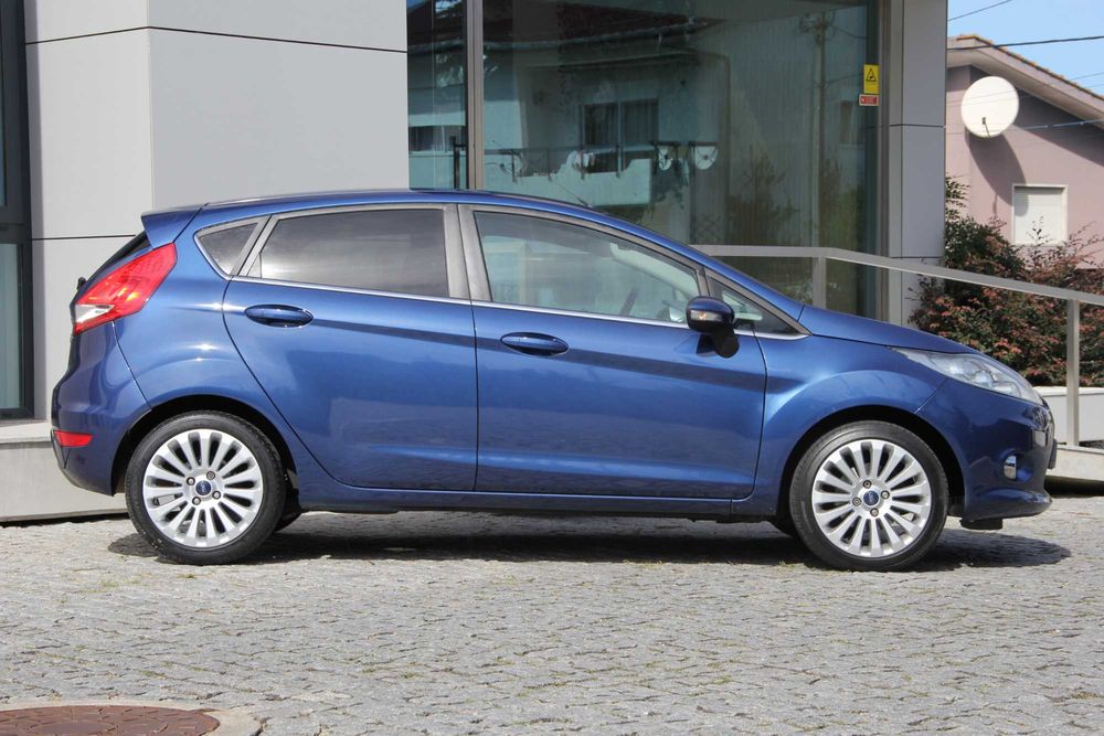 Ford Fiesta 1.25 Titanium - Desde 53€/mês;