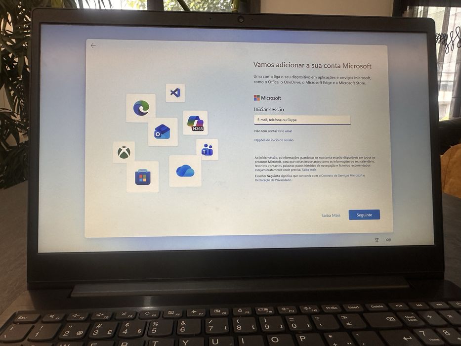 Portátil Lenovo Ideapad S145-15IWL Intel I3-8145U