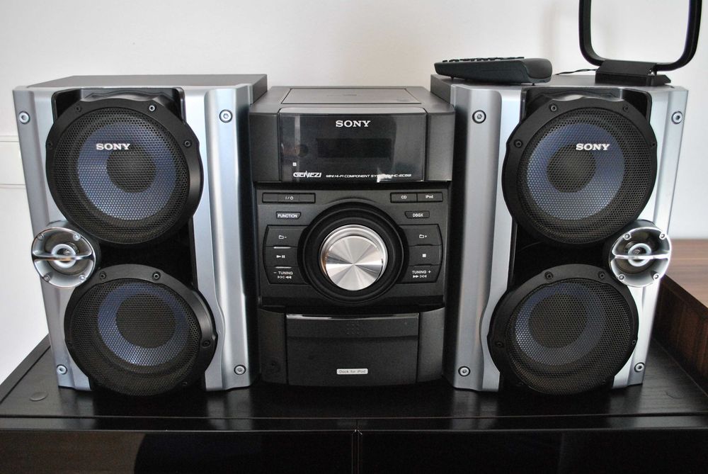 Mini wieża Sony - komplet: CD RADIO PILOT KOLUMNY ANTENA