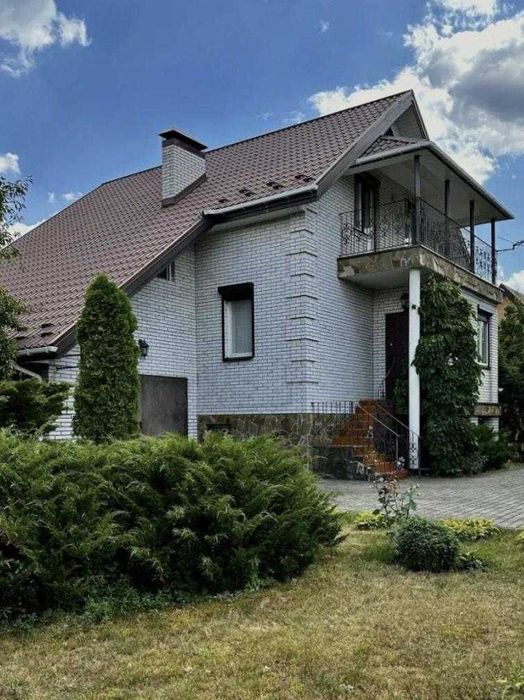 Будинок вільний, газ , гараж , 15соток в селі Гнідин без комісії