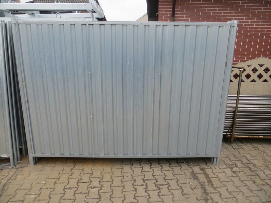 Ogrodzenie tymczasowe budowlane z blachy trapezowej