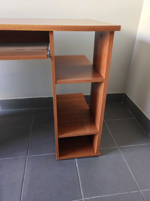 Secretária de Computador com Prateleiras | 130x76x55 cm
