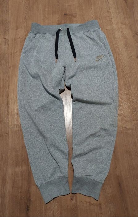 Жіночі спортивні штани джогери nike air