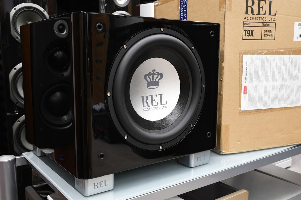 Mocny subwoofer aktywny REL T9x Potężny model do muzyki i kina!