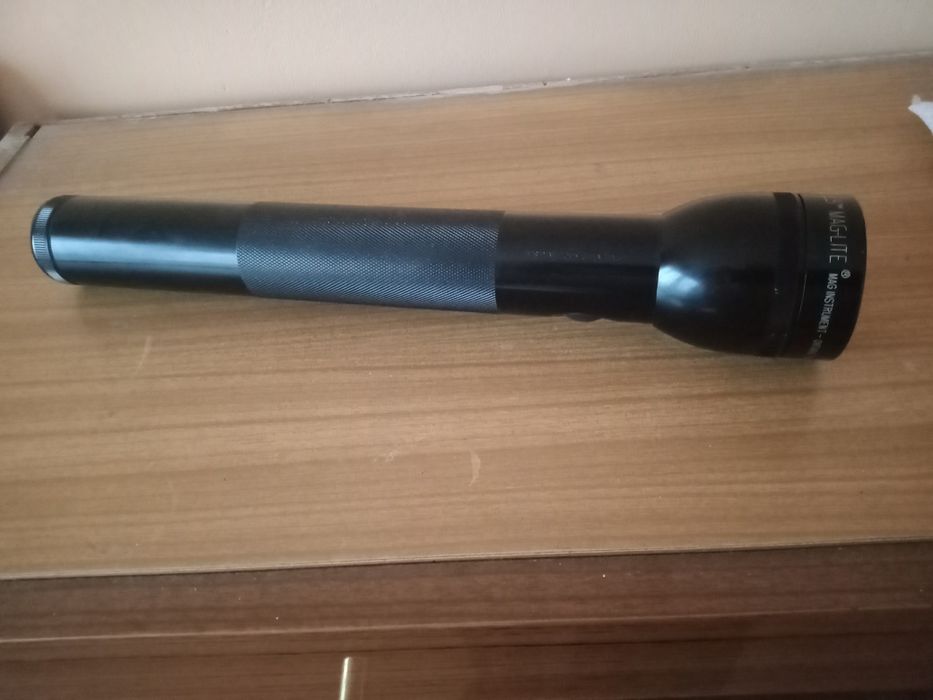 Sprzedam latarkę  używaną stan oceniam na bardzo dobry