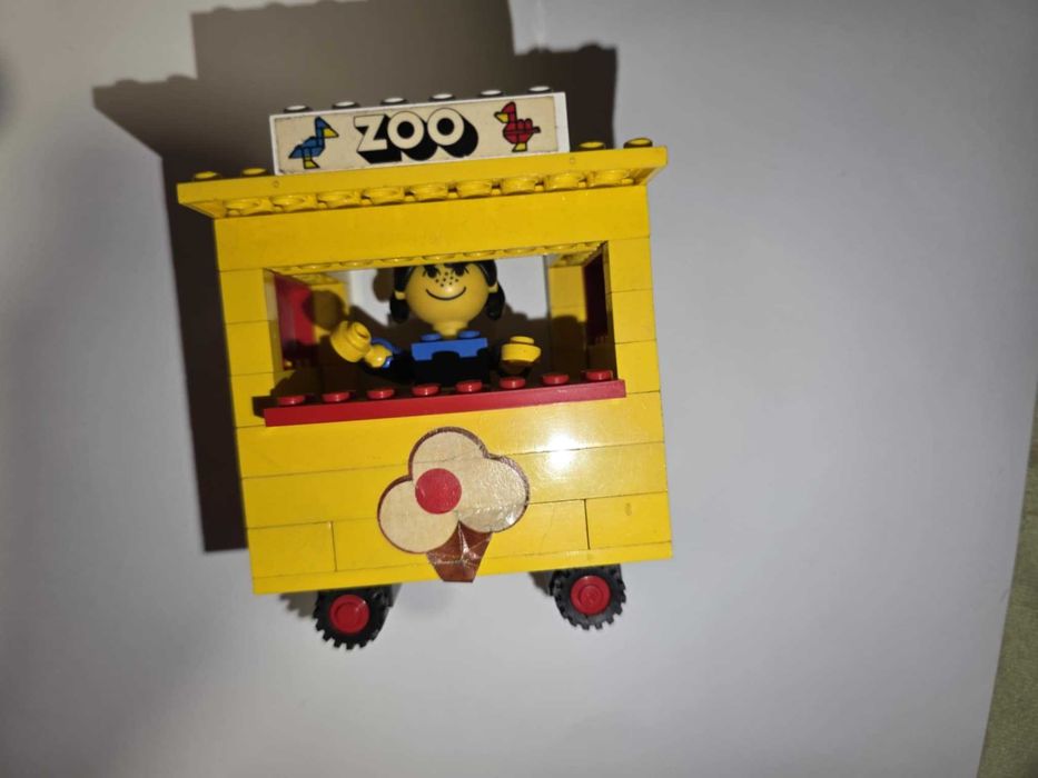 LEGO Building Set with People 258 Zoo