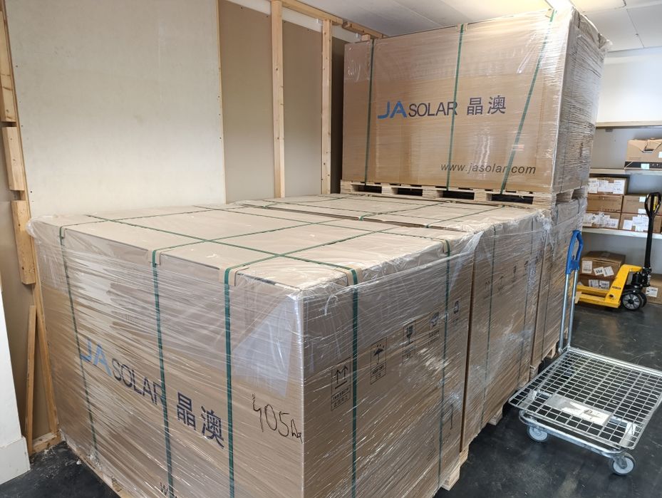 Nowe panele fotowoltaiczne Full Black 405 wat JA SOLAR