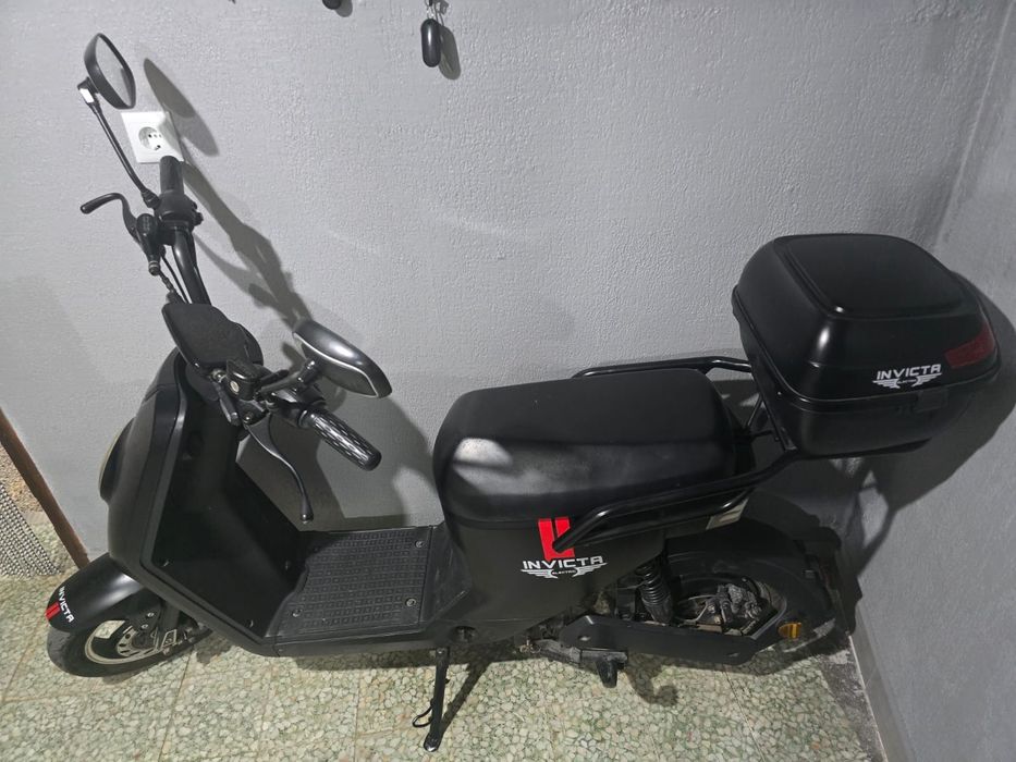 Scooter elétrica sem carta invicta