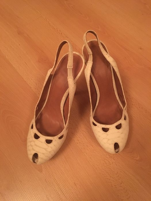 Skórzane szpilki czółenka nude wężowa skóra kremowe kobiece eleganckie