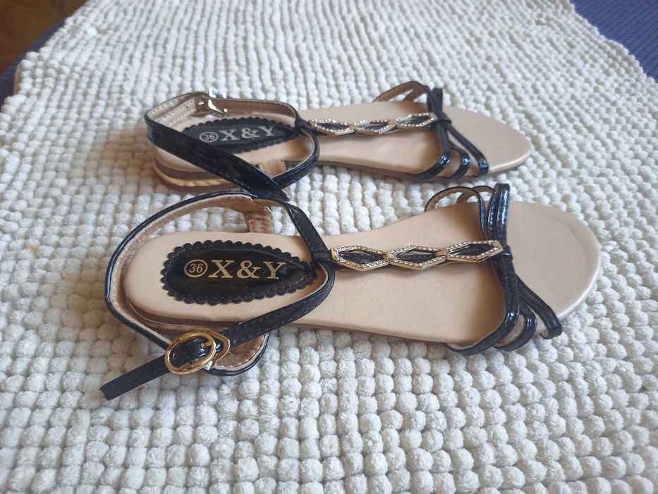 Босоножки стильные. 36 размер