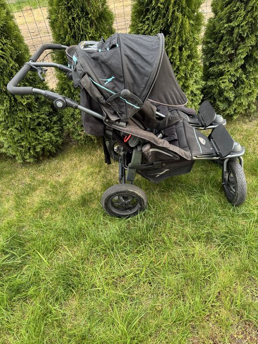 Spacerówka Tfk Duo Sport dla blizniaków rok po roku