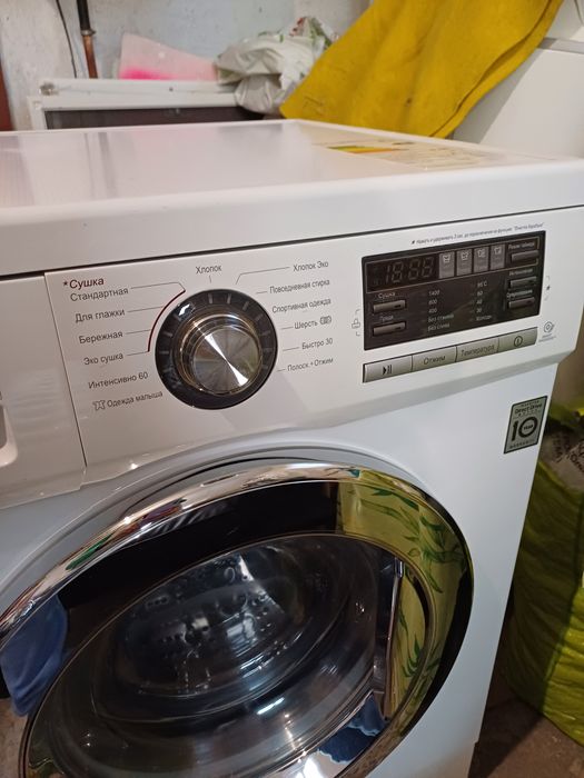 Пральна машина із сушаркою LG/стиральная машина с сушкой на 8 кг