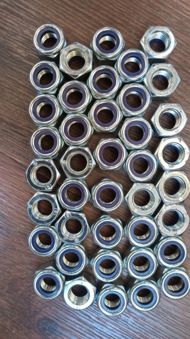 Продам болты 12х100мм.