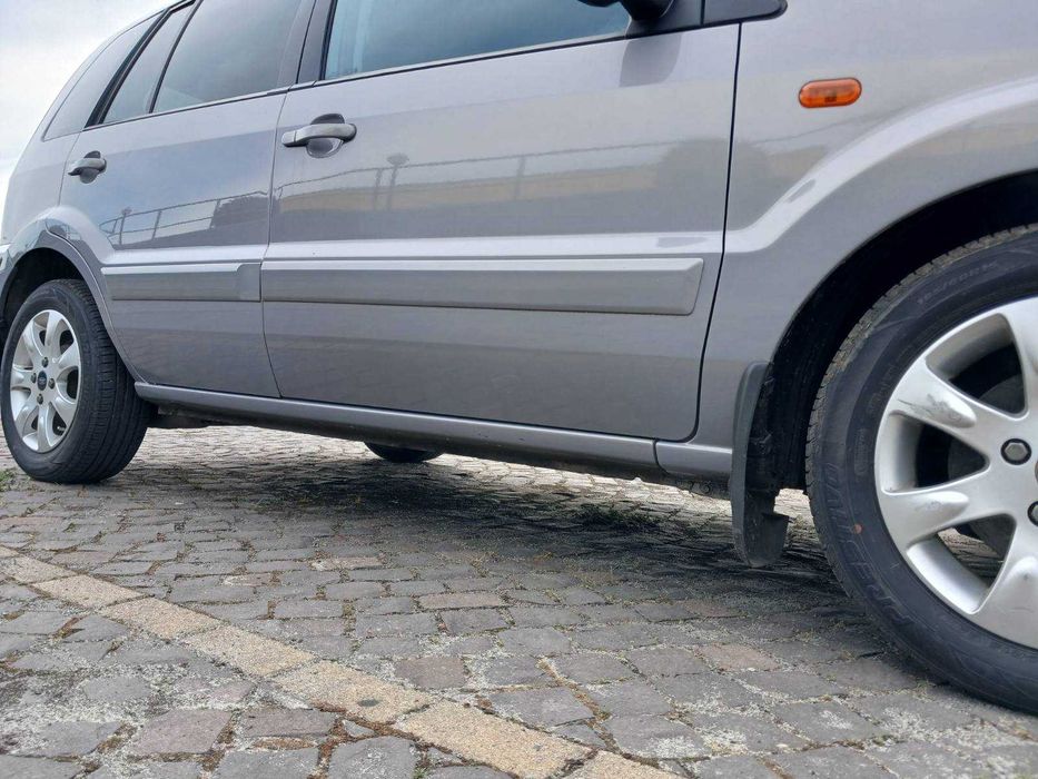 Автомобіль Ford Fusion 2011