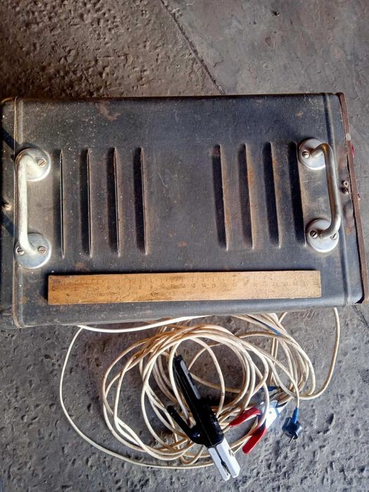 Зарядне, пускове, зварювальний апарат 3 в 1